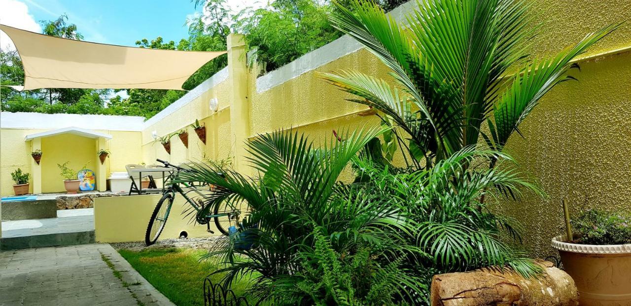 Colosseo Apartments Grand Baie Exterior foto